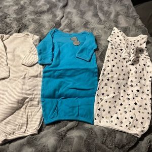 3 baby sleep gowns